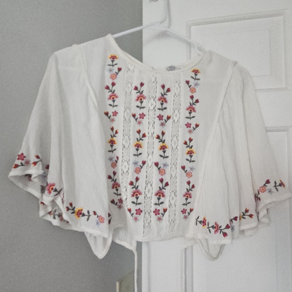 Embroidered White Floral Women's Top